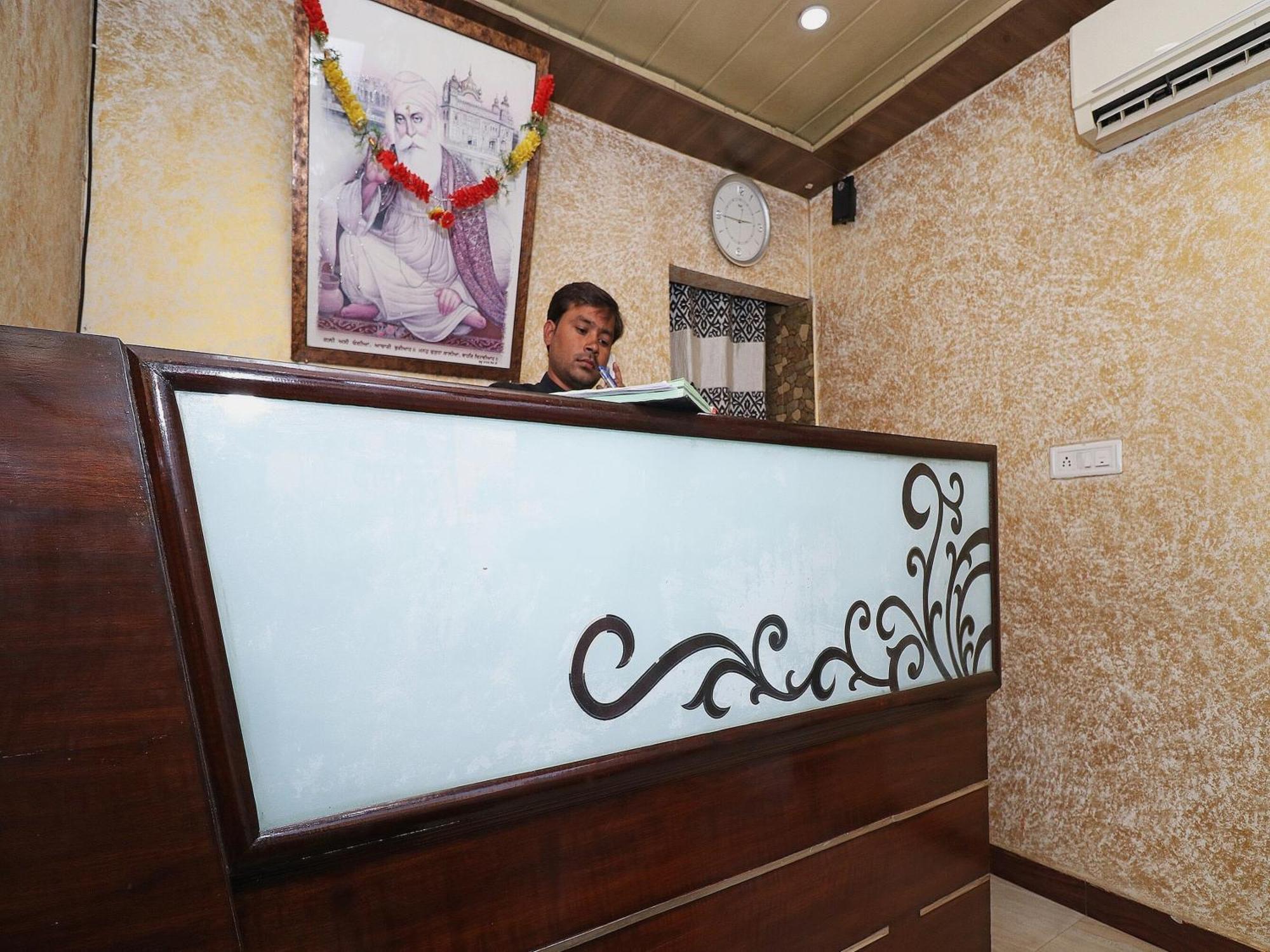 Silver Inn Near Acropolis Mall Kolkata Bagian luar foto
