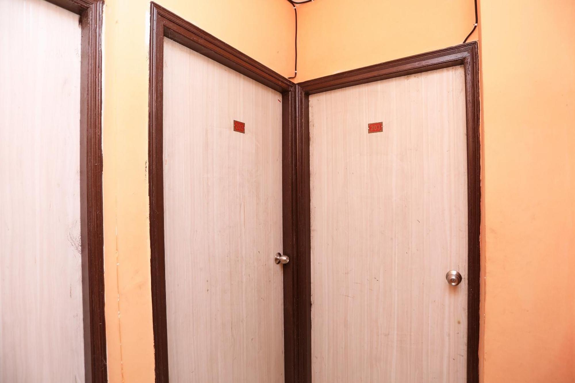 Silver Inn Near Acropolis Mall Kolkata Bagian luar foto