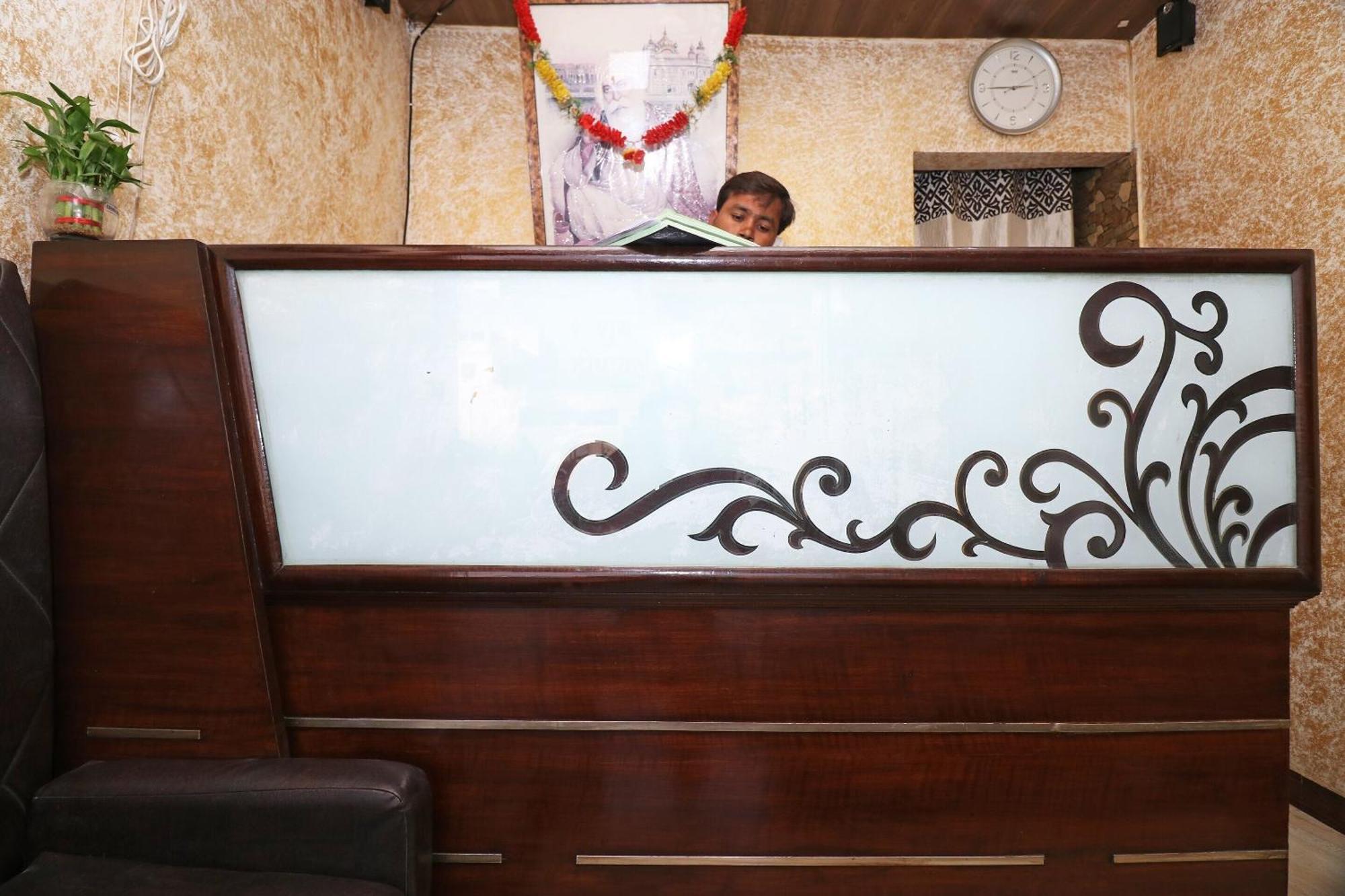 Silver Inn Near Acropolis Mall Kolkata Bagian luar foto